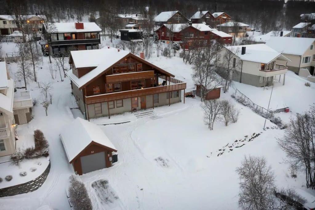 Leilighet I Rolig Gate Med Utsikt Og Gratis Parkering Tromsø Eksteriør bilde