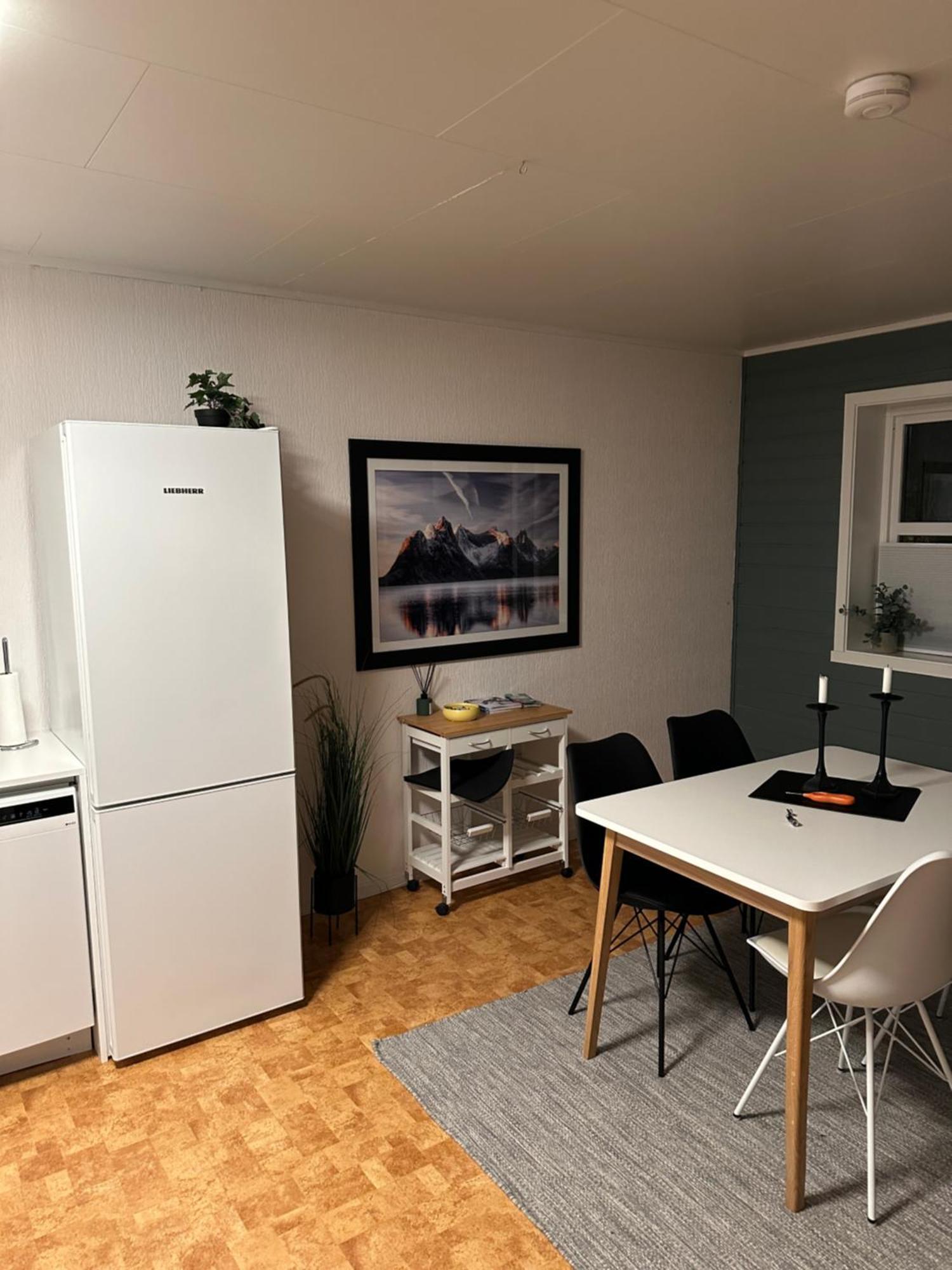 Leilighet I Rolig Gate Med Utsikt Og Gratis Parkering Tromsø Eksteriør bilde